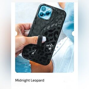 Loopy Stylish Black Leopard Phone Case-Apple iPhone 16 pro